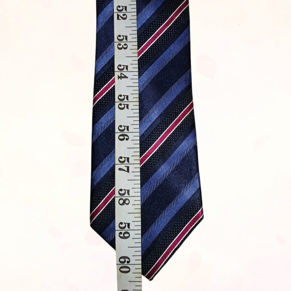 Donald J. Trump Signature Collection 100% Silk Blue Navy Blue Striped Neck Tie - Picture 10 of 10
